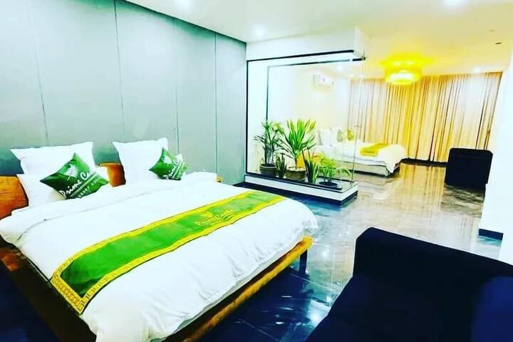 Room 3 of 35