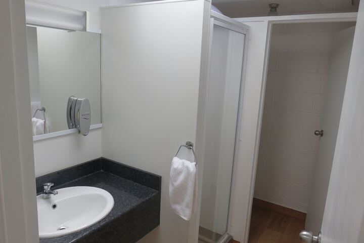 Room 35 of 62