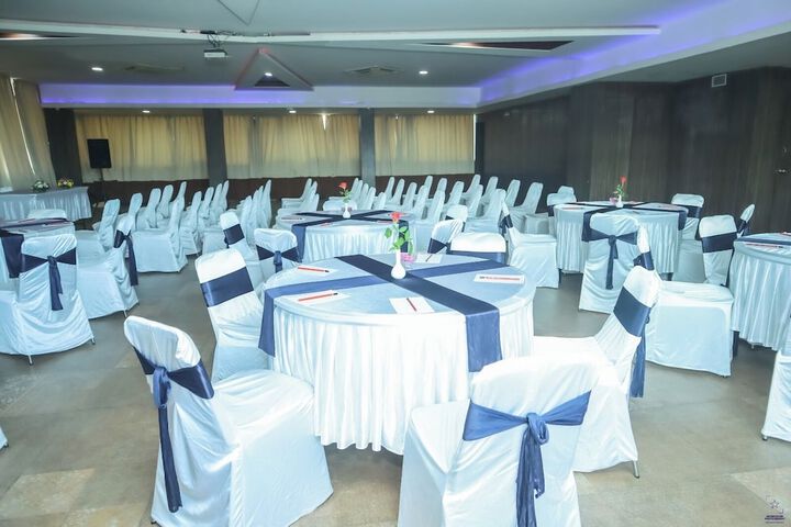 Ballroom/Hall 48 of 57