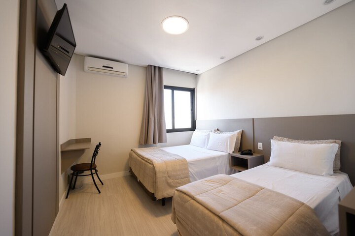 Room 6 of 36