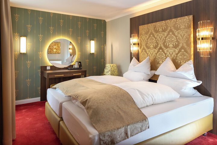 Room 14 of 30