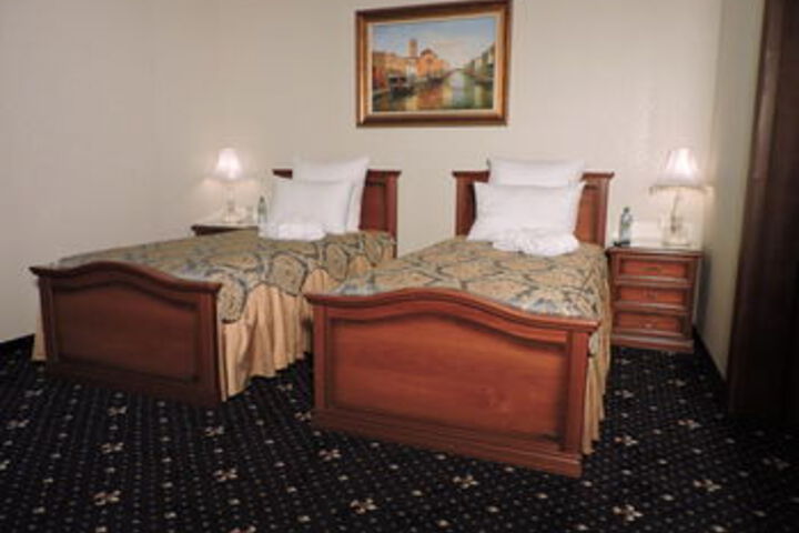 Room 14 of 27