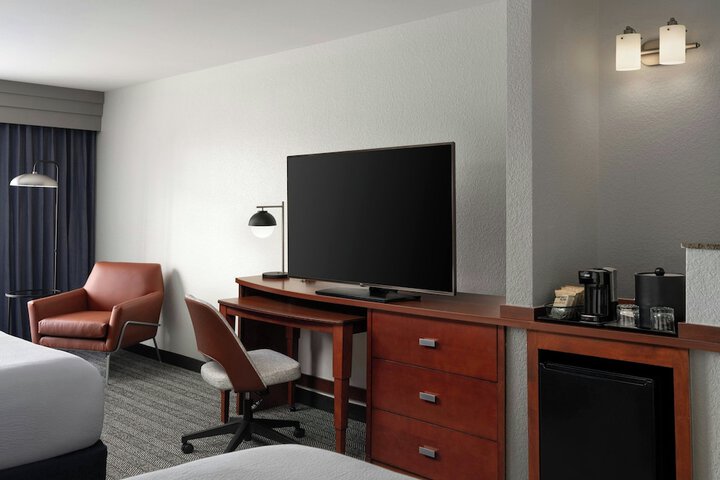 Room 9 of 30