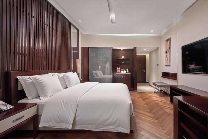 Room 18 of 55
