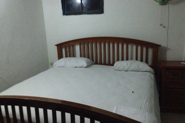 Room 6 of 16