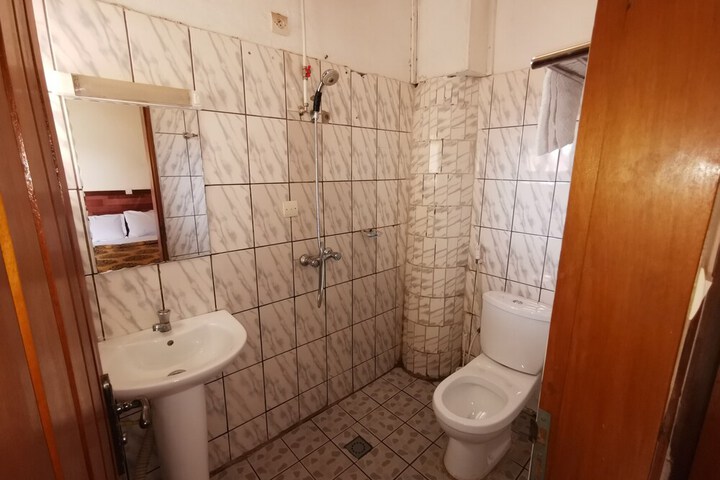 Room 26 of 37