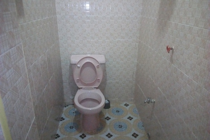Room 11 of 27
