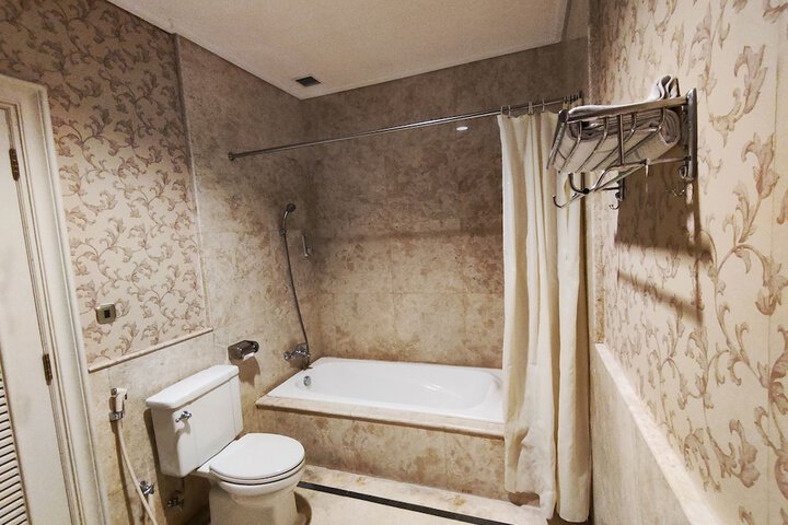 Room 17 of 35