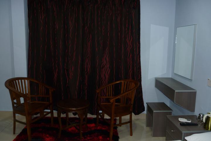Room 80 of 128