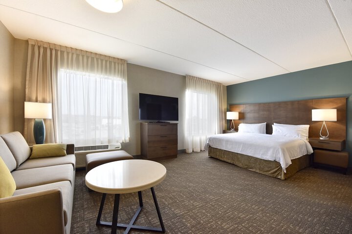 2 Queen 1 Bedroom Suite Mobility Accessible Roll Shower (1 of 29)