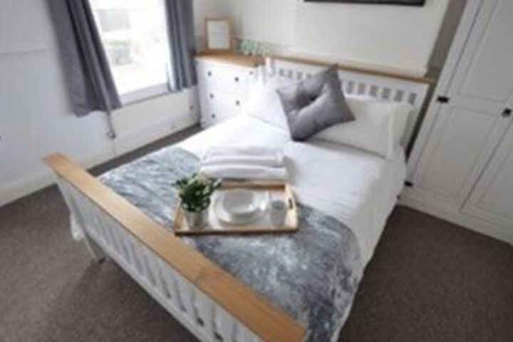Room 3 of 8