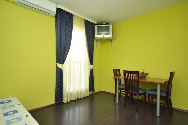 Room 26 of 46