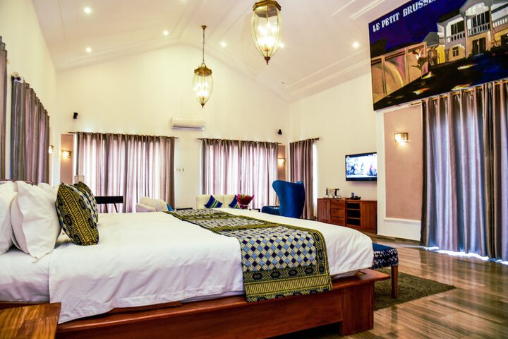 Room 8 of 73