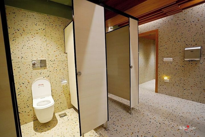 Room 25 of 108