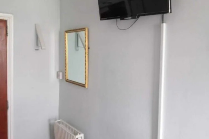 Room 3 of 12
