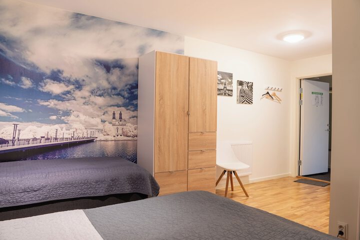 Room 13 of 49