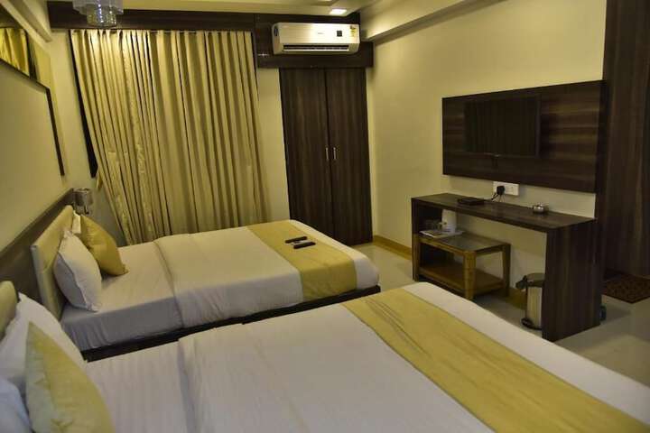 Room 2 of 39