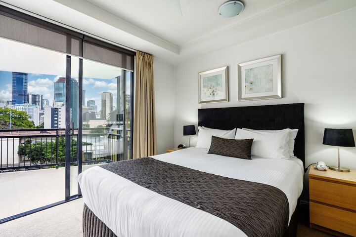 Room 2 of 48