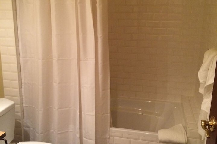 Room 52 of 64