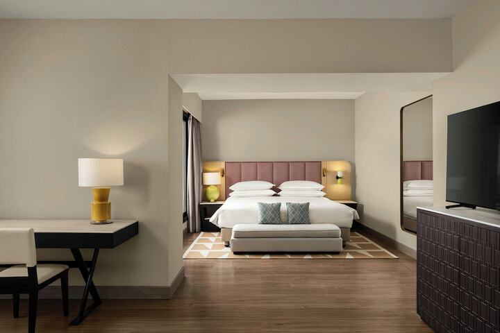 Room 51 of 185