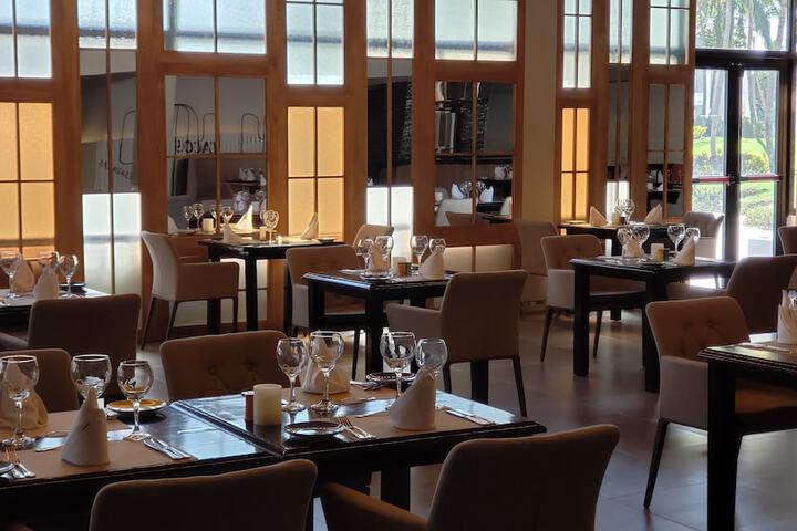 Dining 85 of 155
