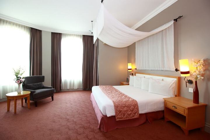 Room 16 of 65