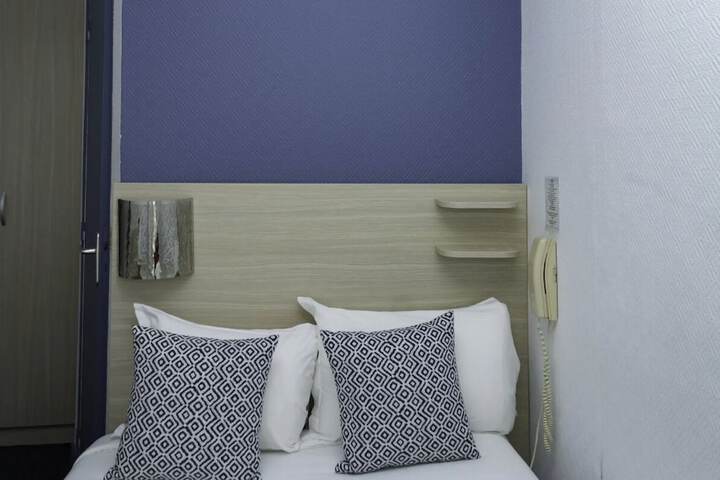 Room 16 of 52