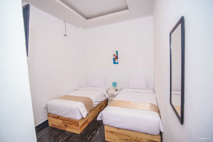 Room 7 of 30