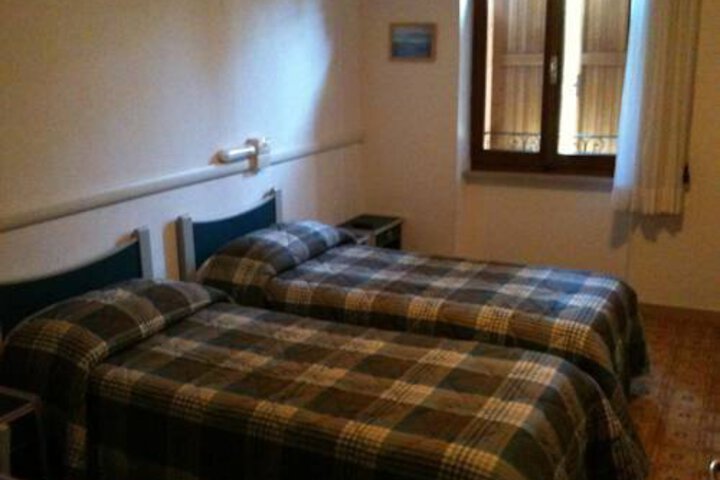 ALBERGO VETTORE