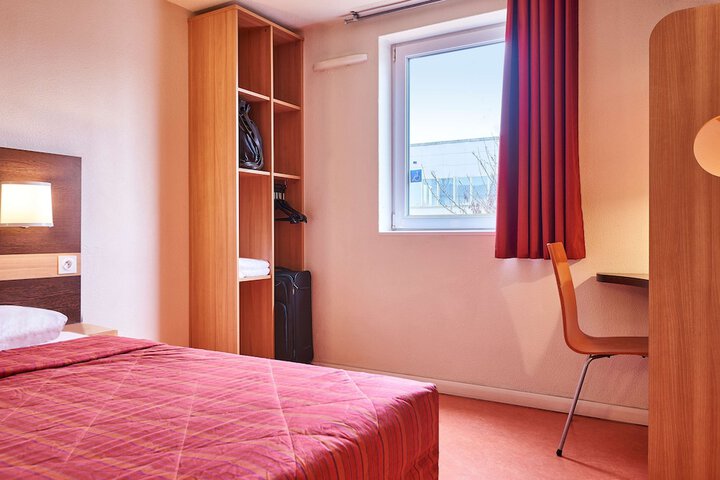 Room 15 of 24