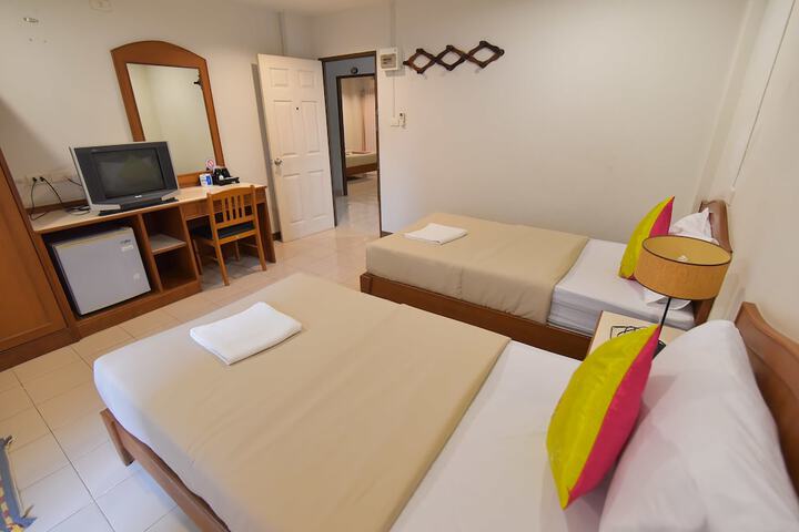 Room 18 of 37