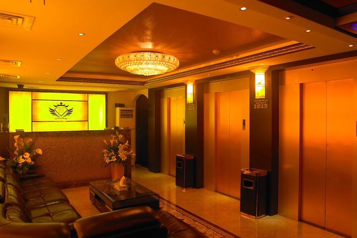 Entrance & Lobby