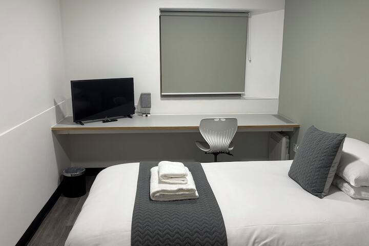 Room 42 of 83