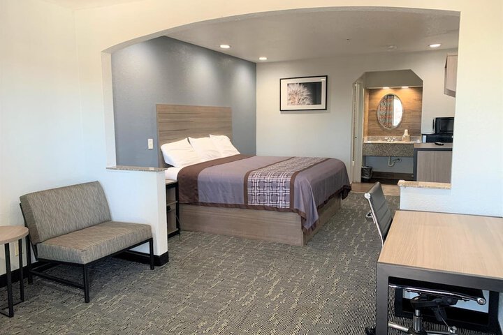Room 12 of 37