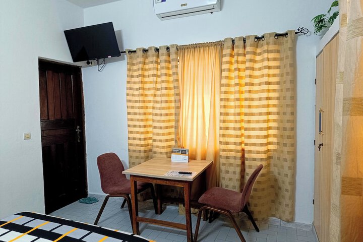 Room 13 of 36