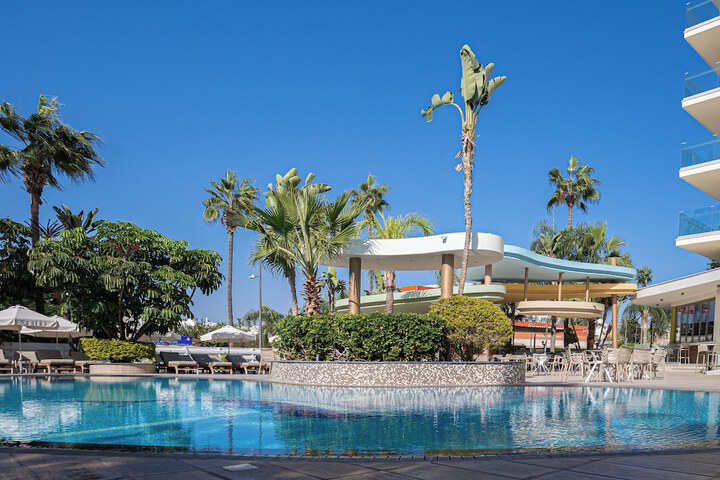 Pool Hotel