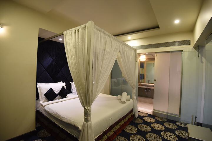 Room 12 of 60