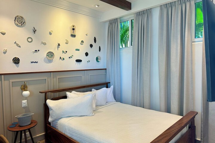 Room 13 of 38