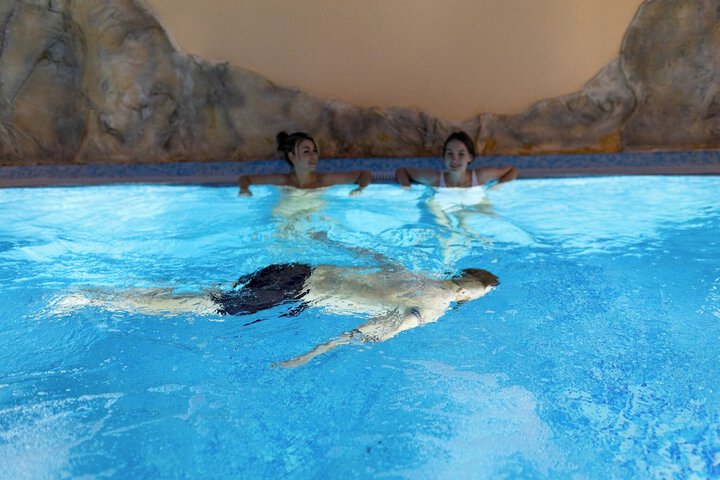 Pool 10 of 30