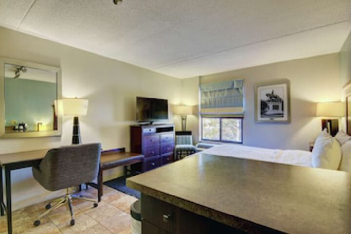 Room 25 of 123