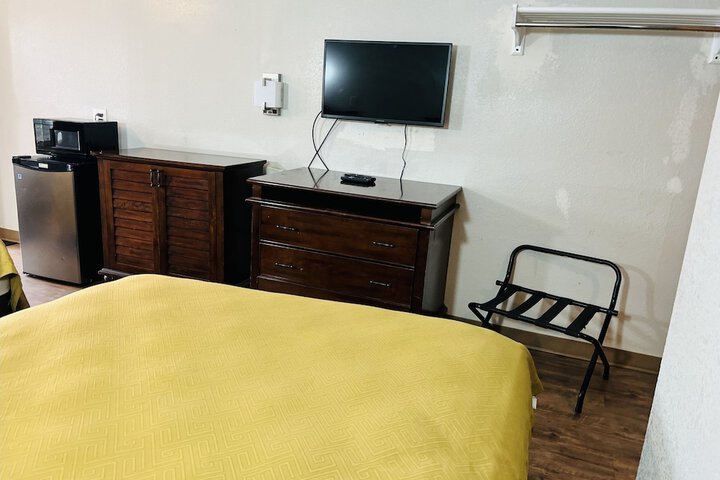 2 Queen Beds (5 of 19)