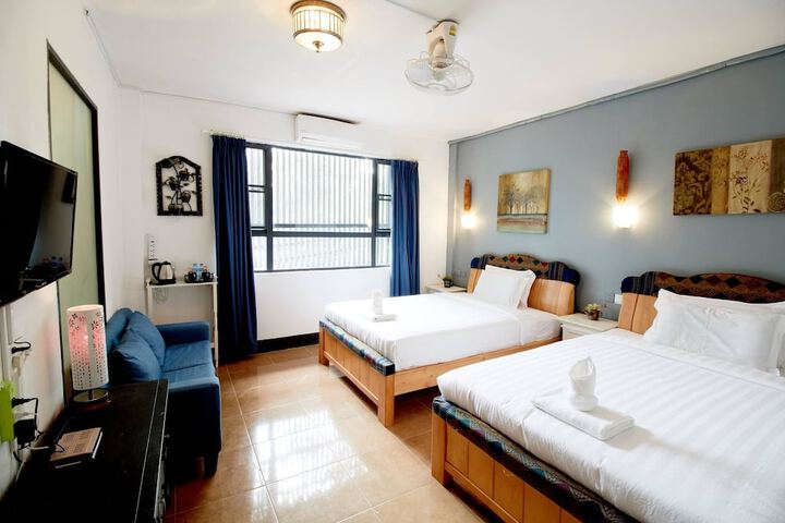 Room 9 of 26