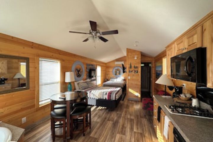 Room 25 of 390
