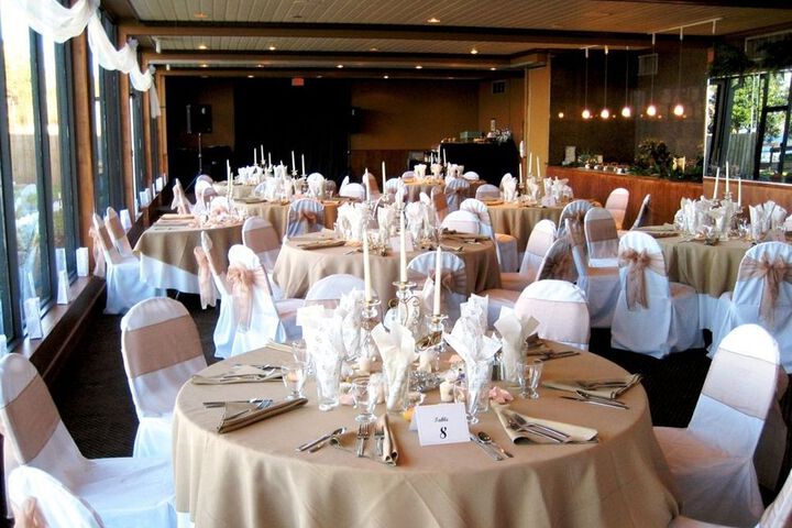 Ballroom/Hall 17 of 45