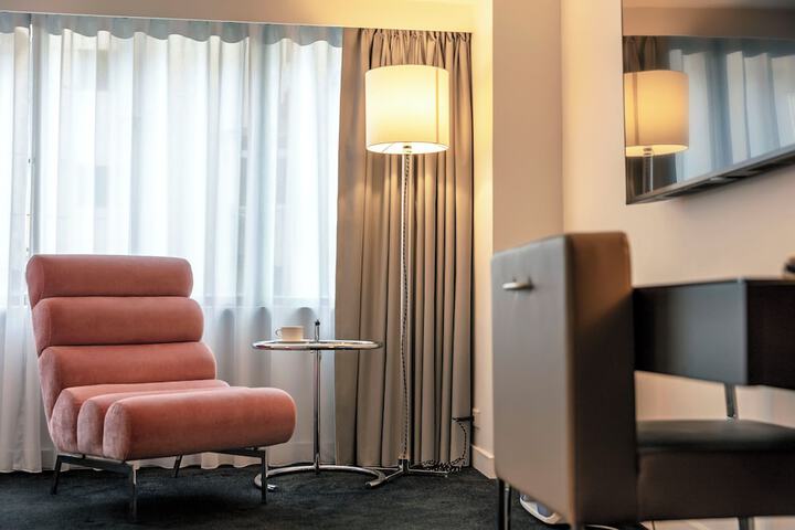 Room 43 of 93