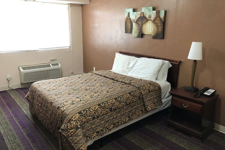 Room 7 of 10