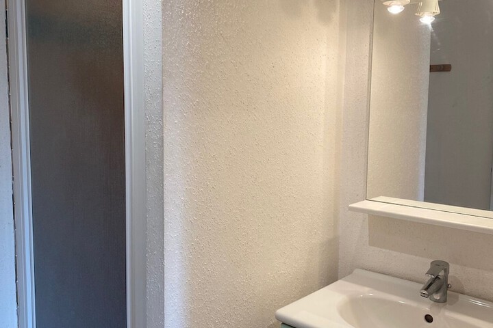 Room 10 of 11