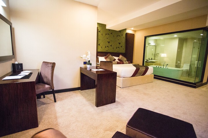 Room 14 of 50