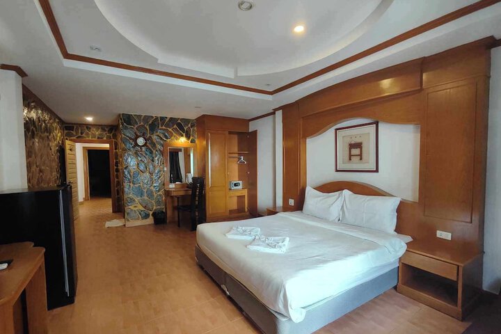Patong Rockshore in Patong