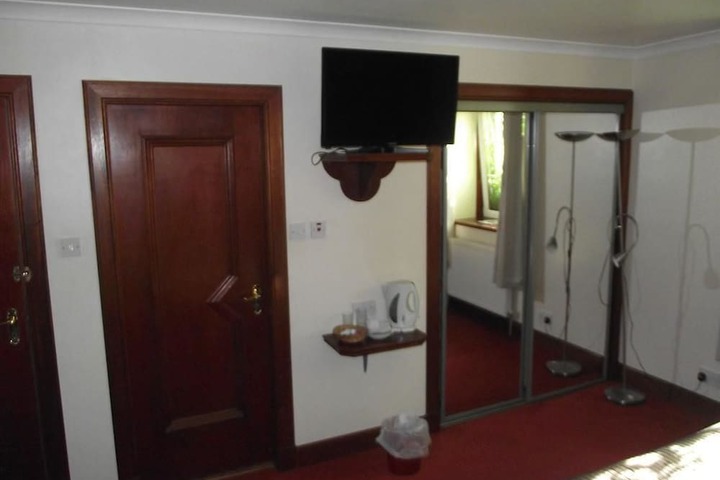 Room 18 of 43